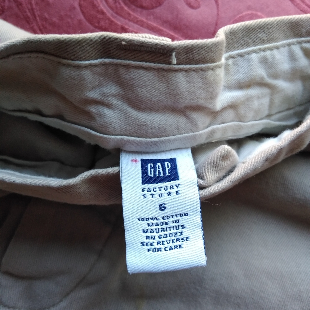 Jrs/Womans Tan Gap Factory Shorts SZ6 - Picture 3 of 4